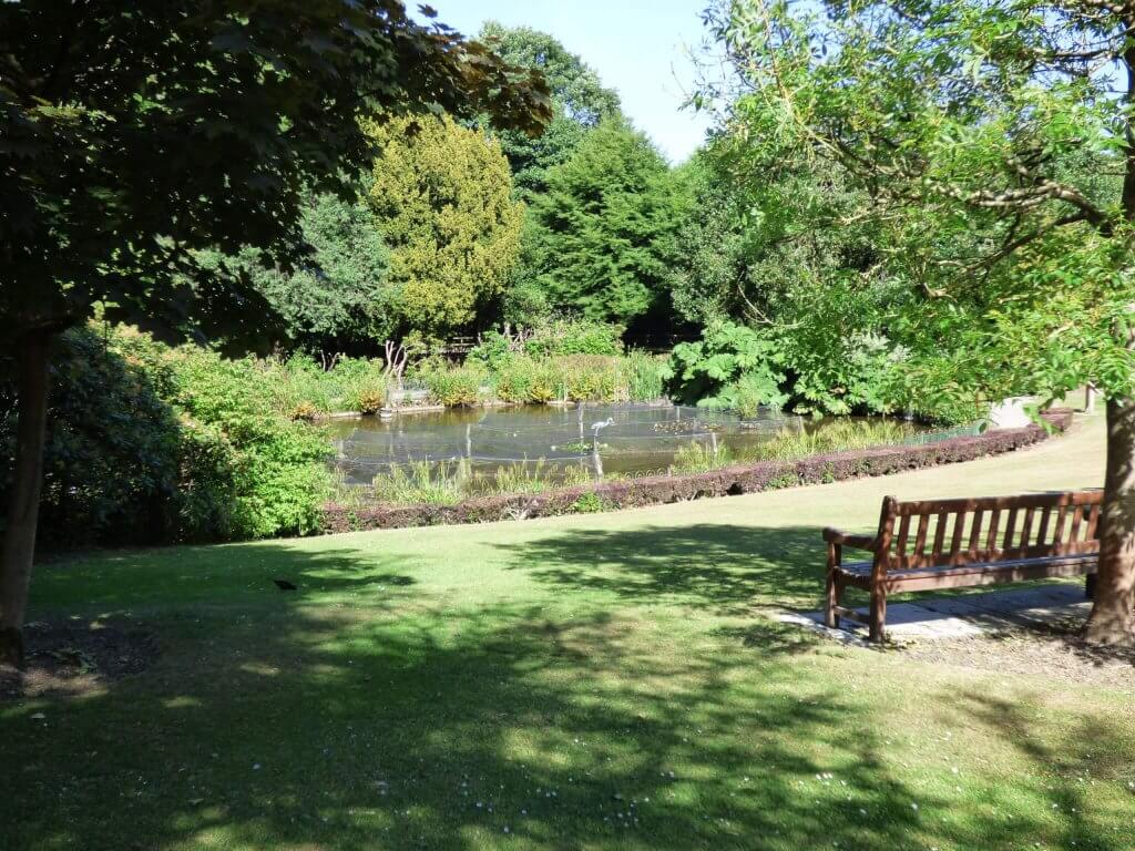 Walton Hall Formal Gardens looking lovely in the sunshine